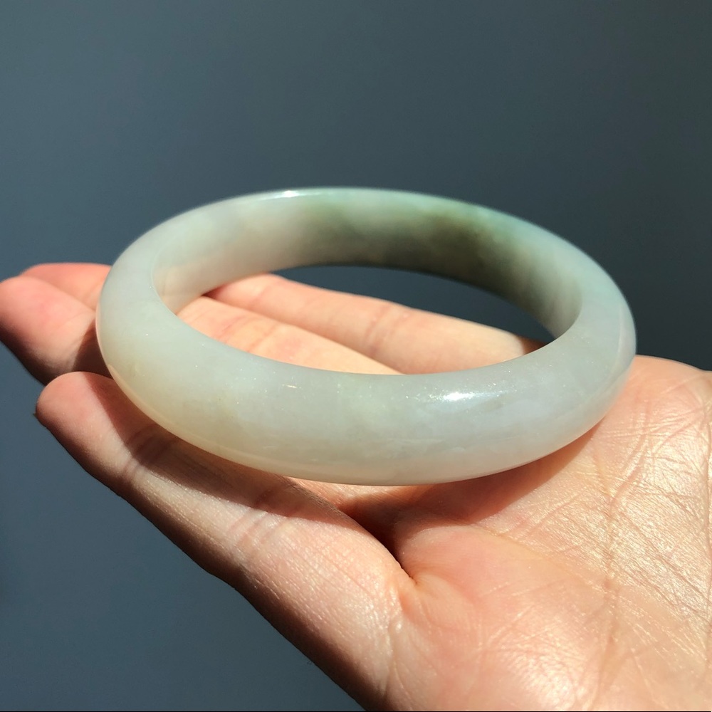 Jadeite jade bangle